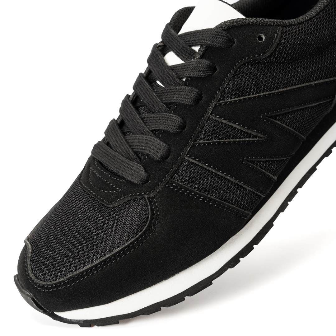 Zapatillla Urbana Hombre Color Negro y Blanco Michelin CC15