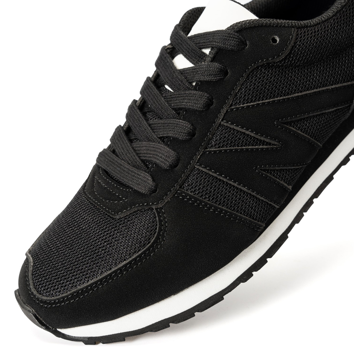 Zapatillla Urbana Hombre Color Negro y Blanco Michelin CC15