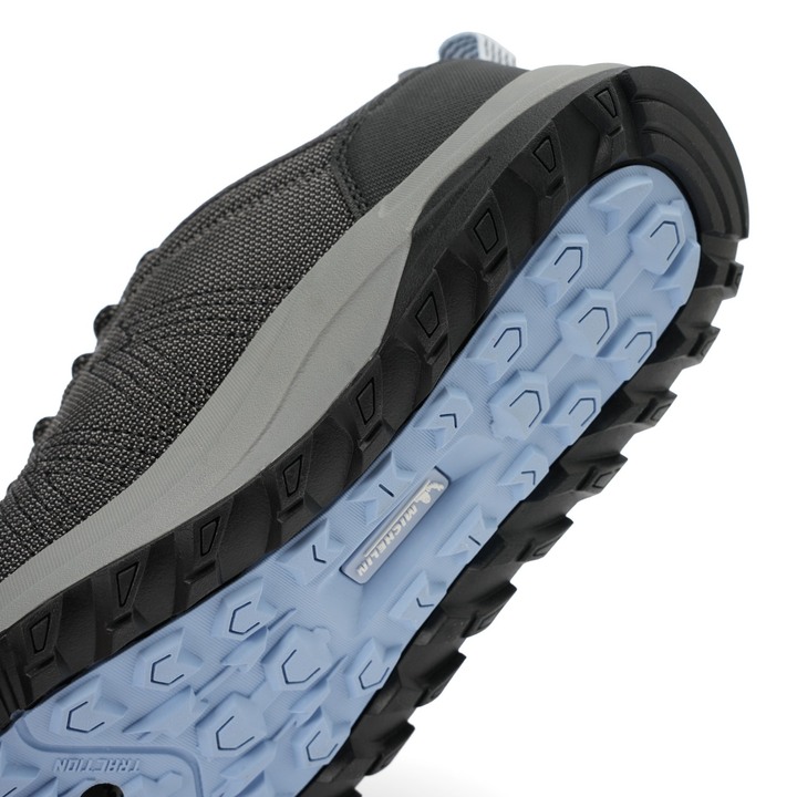 Zapatilla Trail Running Mujer Color Gris y Celeste Michelin DR36