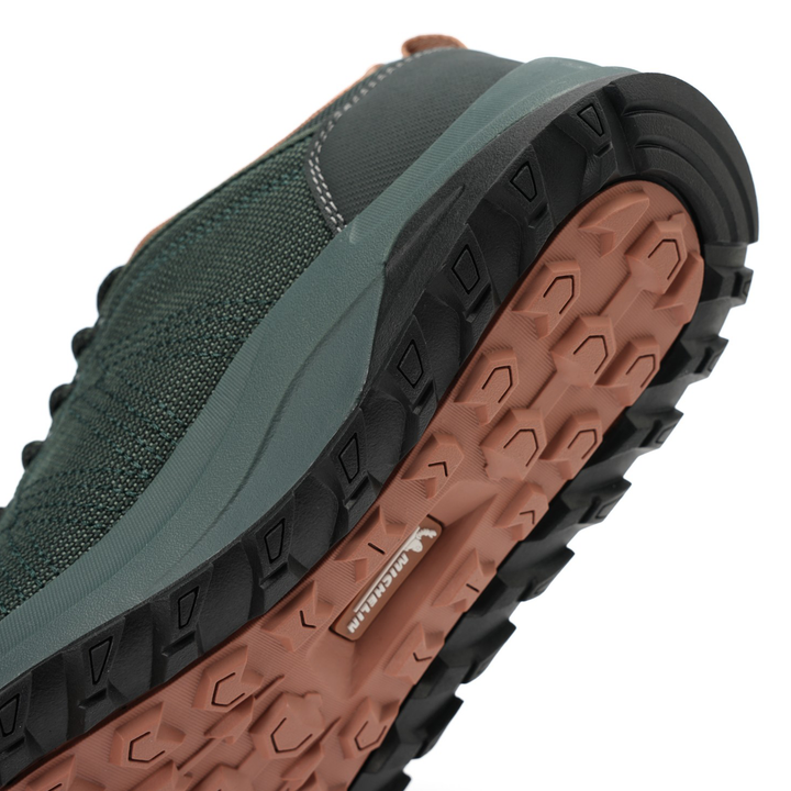 Zapatilla Trail Running Mujer Color Verde Oscuro y Gris MichelinDR36